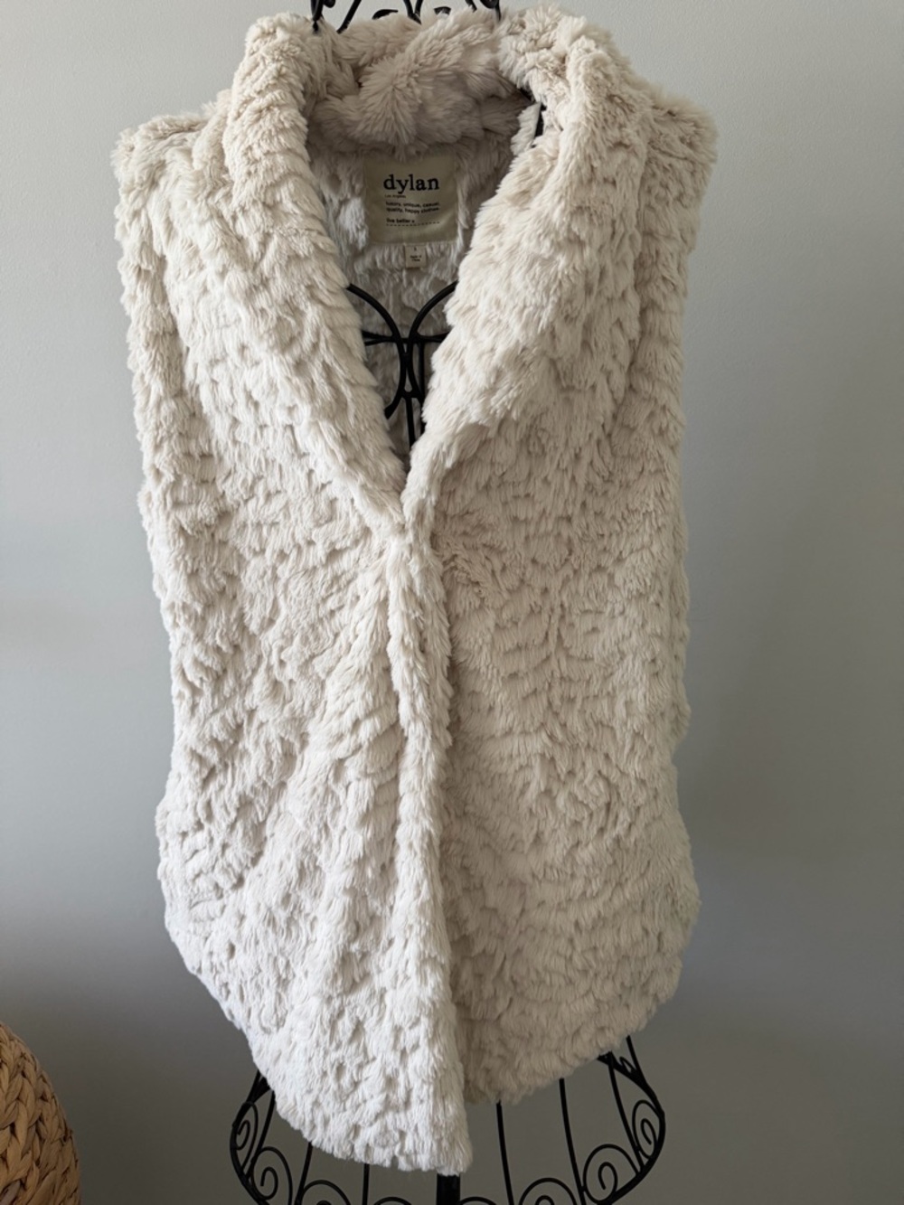 Dylan soft faux fur vest cream